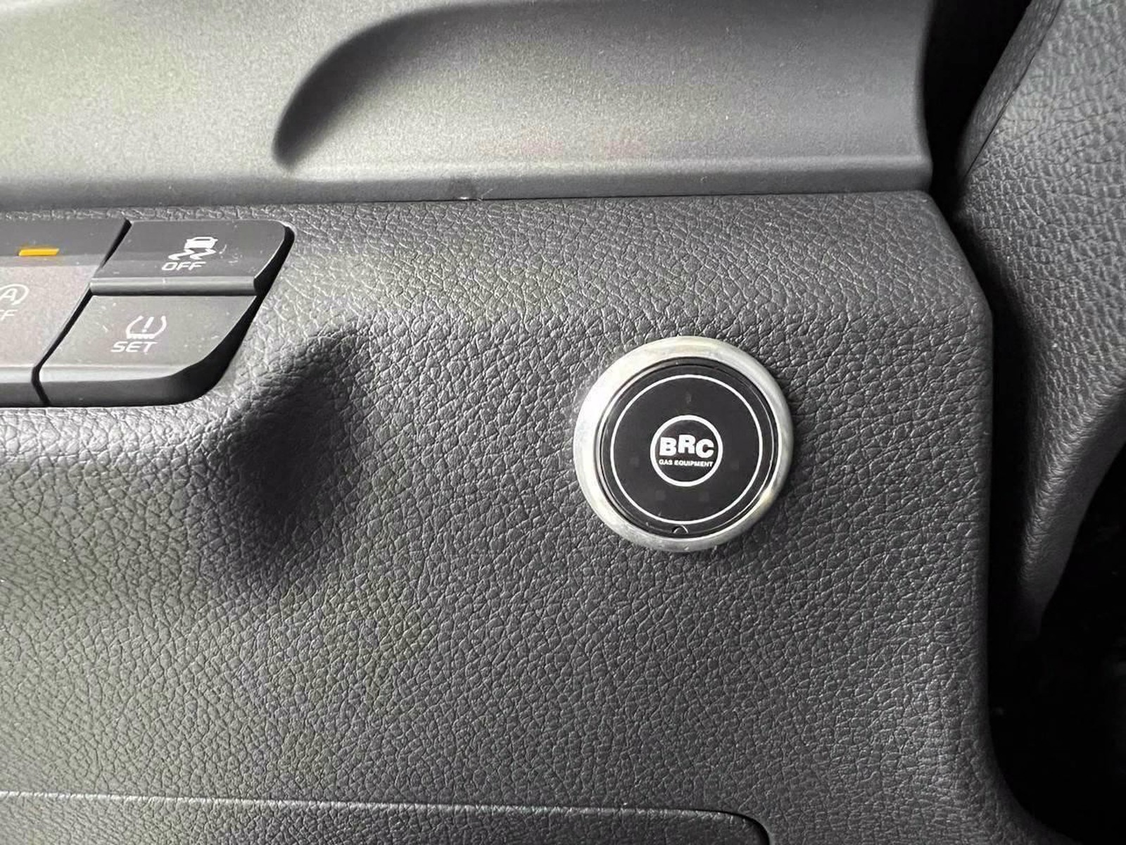 15 - Kia Stonic 1.2 mpi gpl 78cv style special edition
