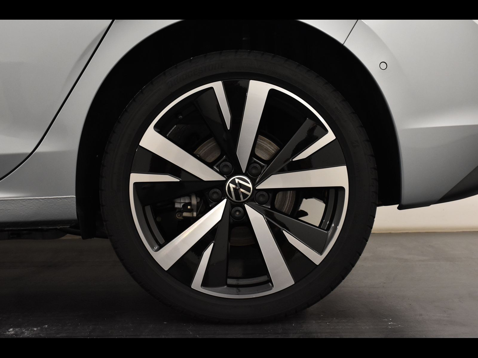 12 - Volkswagen Golf 1.5 tsi ehybrid 204cv edition plus dsg