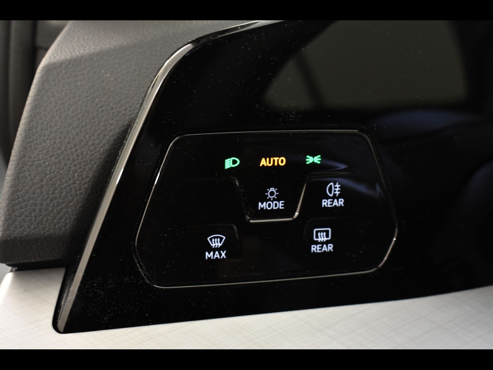 17 - Volkswagen Golf 1.5 tsi ehybrid 204cv edition plus dsg