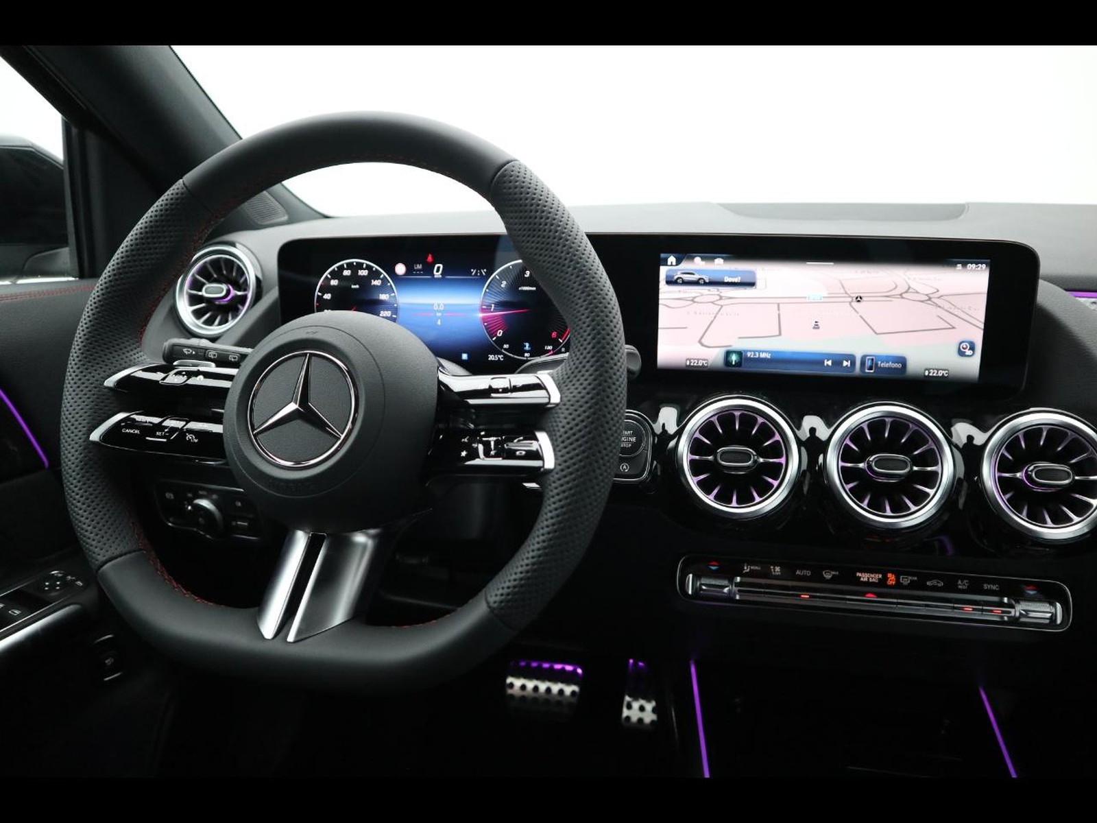 16 - Mercedes GLA 200 d amg line advanced plus 8g-dct