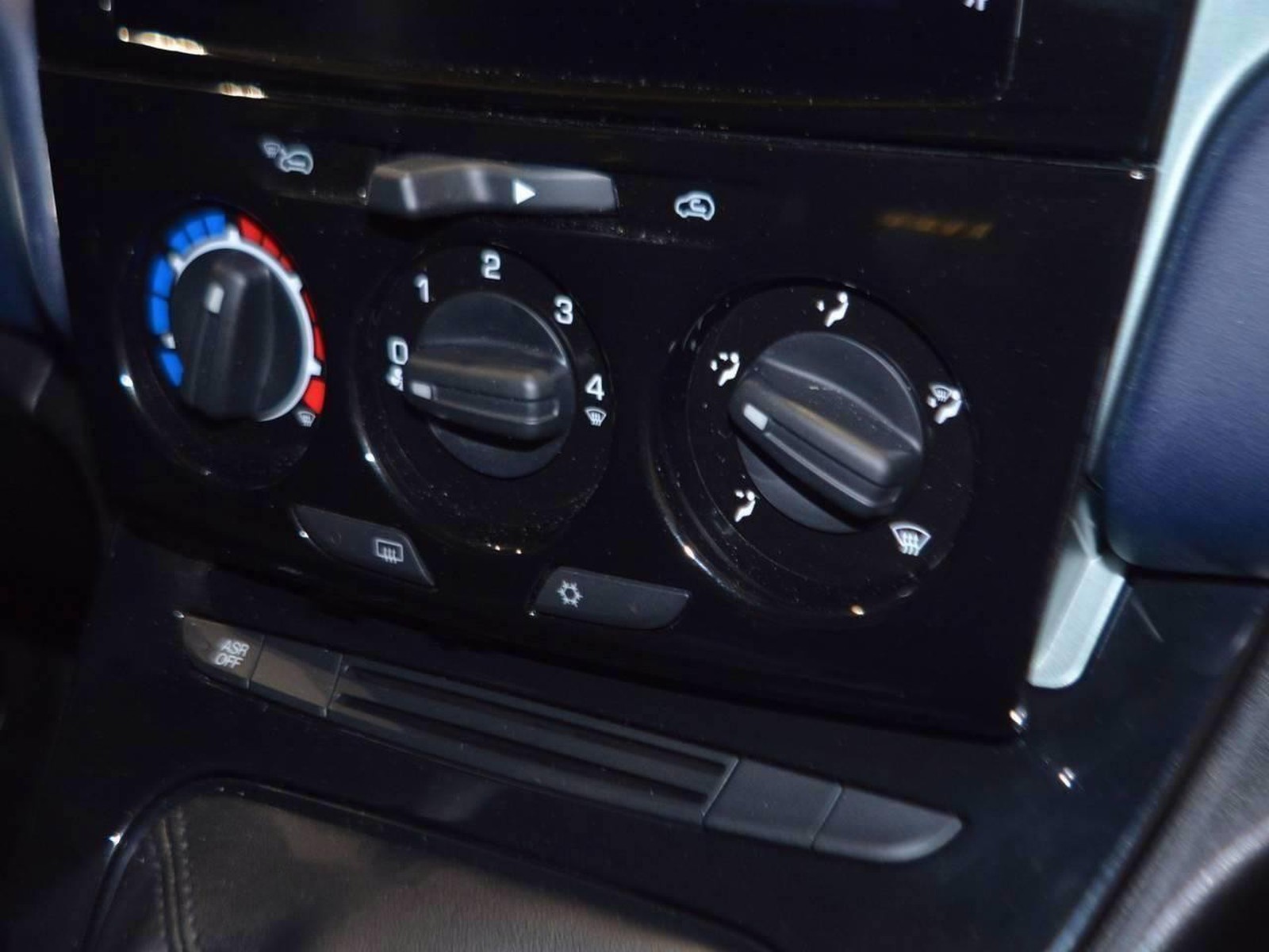 11 - Lancia Ypsilon 1.0 firefly hybrid 70cv platino s&s