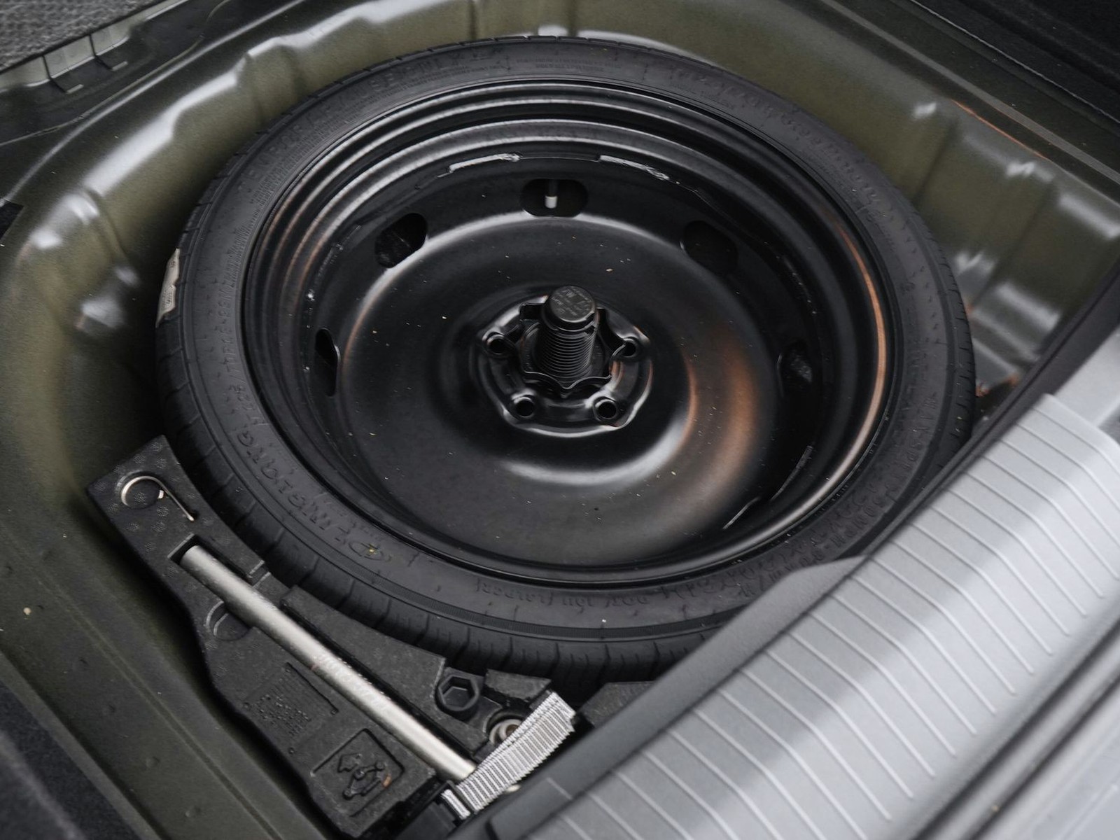 34 - Volkswagen T-Roc 2.0 tdi scr 150cv r line dsg