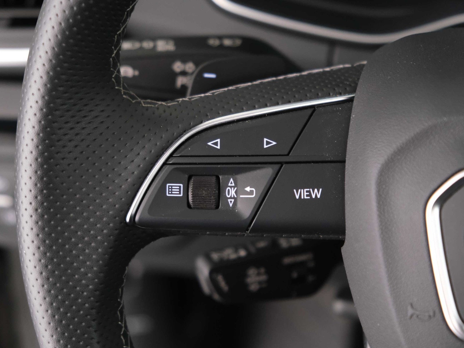 23 - Audi Q5 sportback 55 2.0 tfsi e identity black quattro s tronic