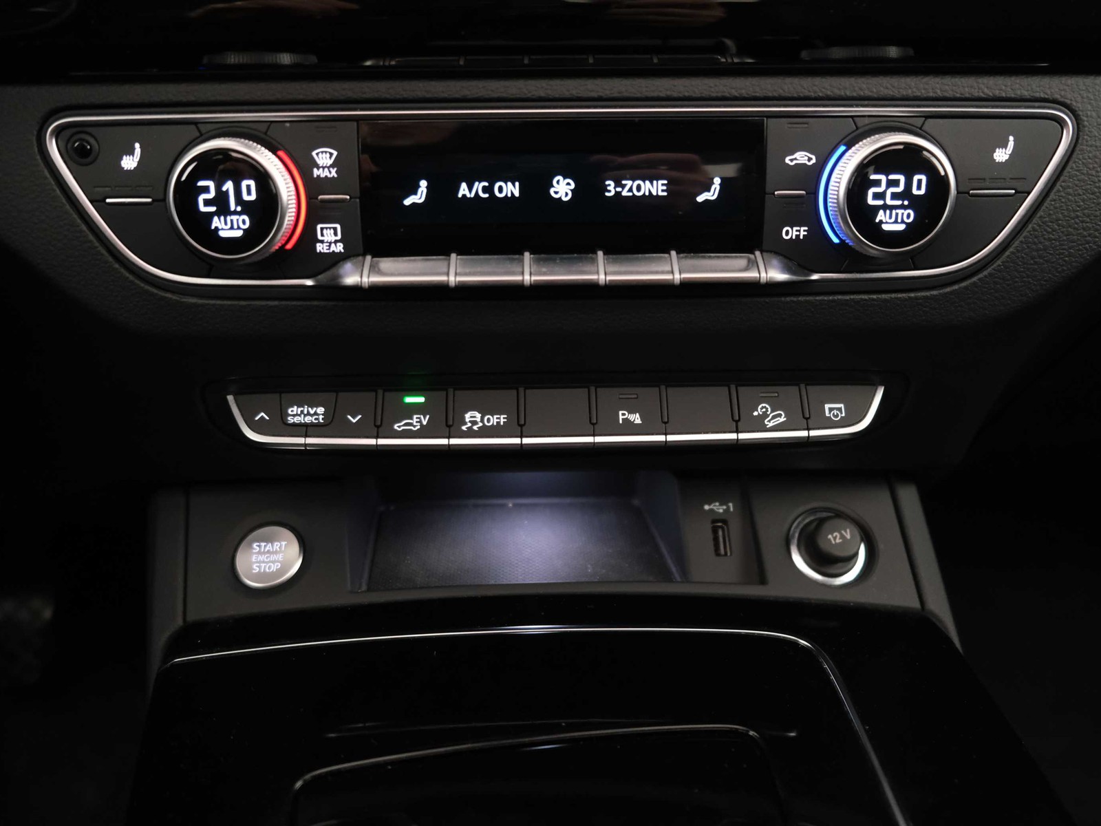 29 - Audi Q5 sportback 55 2.0 tfsi e identity black quattro s tronic