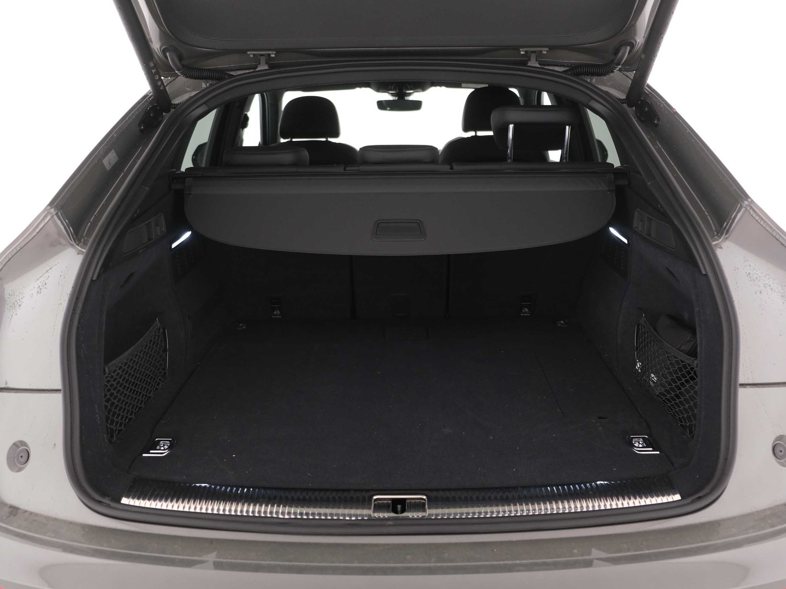 38 - Audi Q5 sportback 55 2.0 tfsi e identity black quattro s tronic