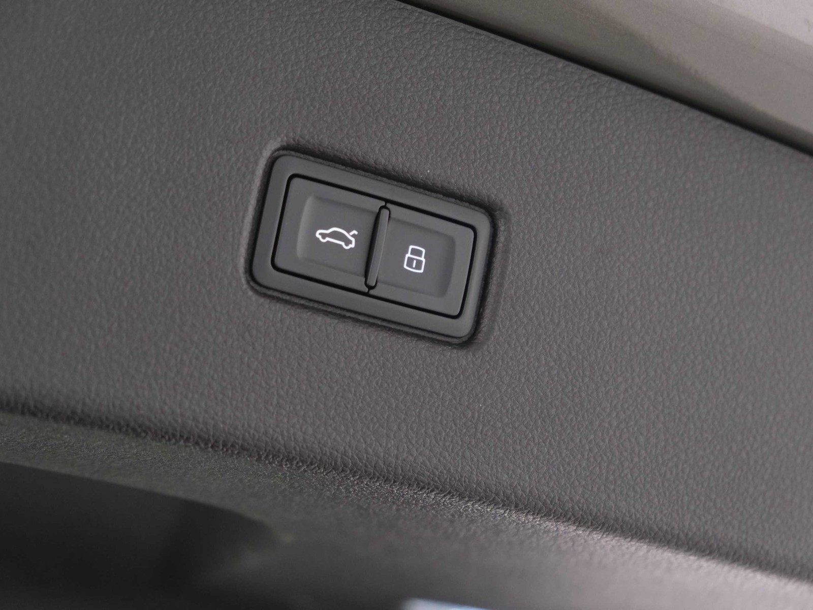 39 - Audi Q5 sportback 55 2.0 tfsi e identity black quattro s tronic