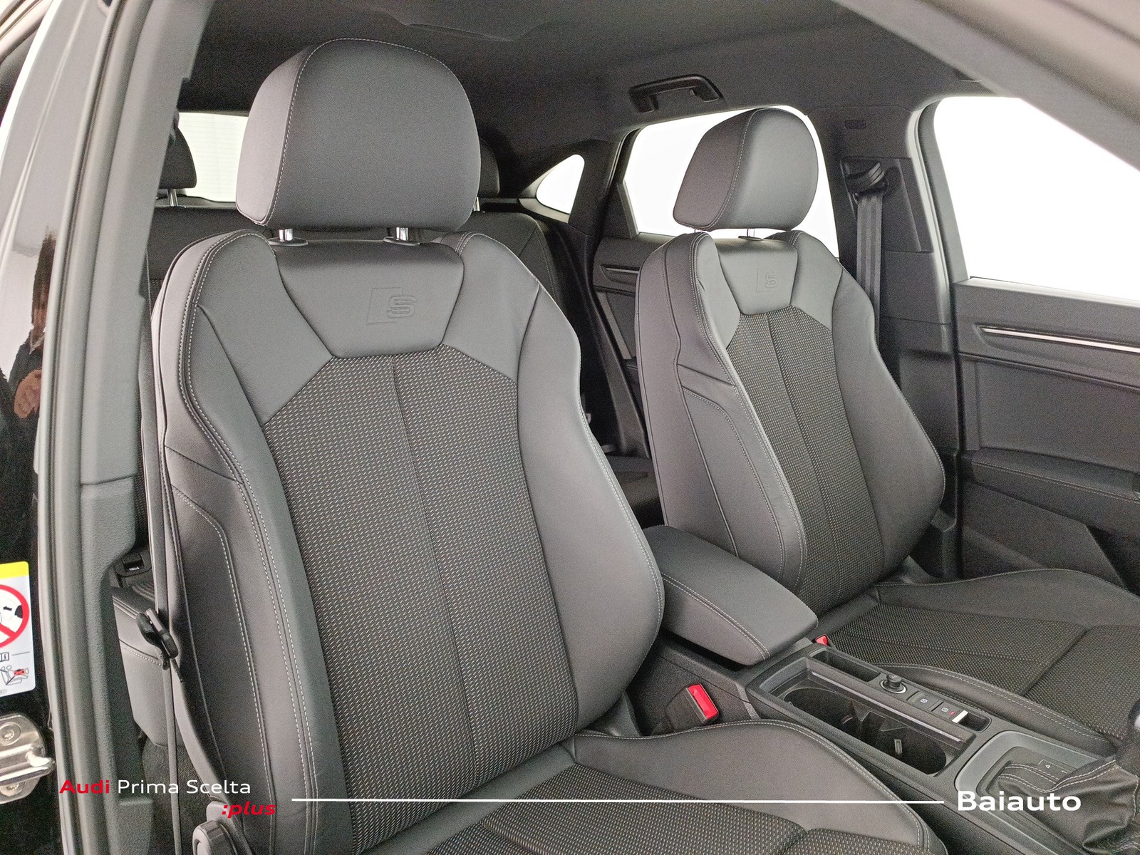 22 - Audi Q3 sportback 35 2.0 tdi s line edition s tronic