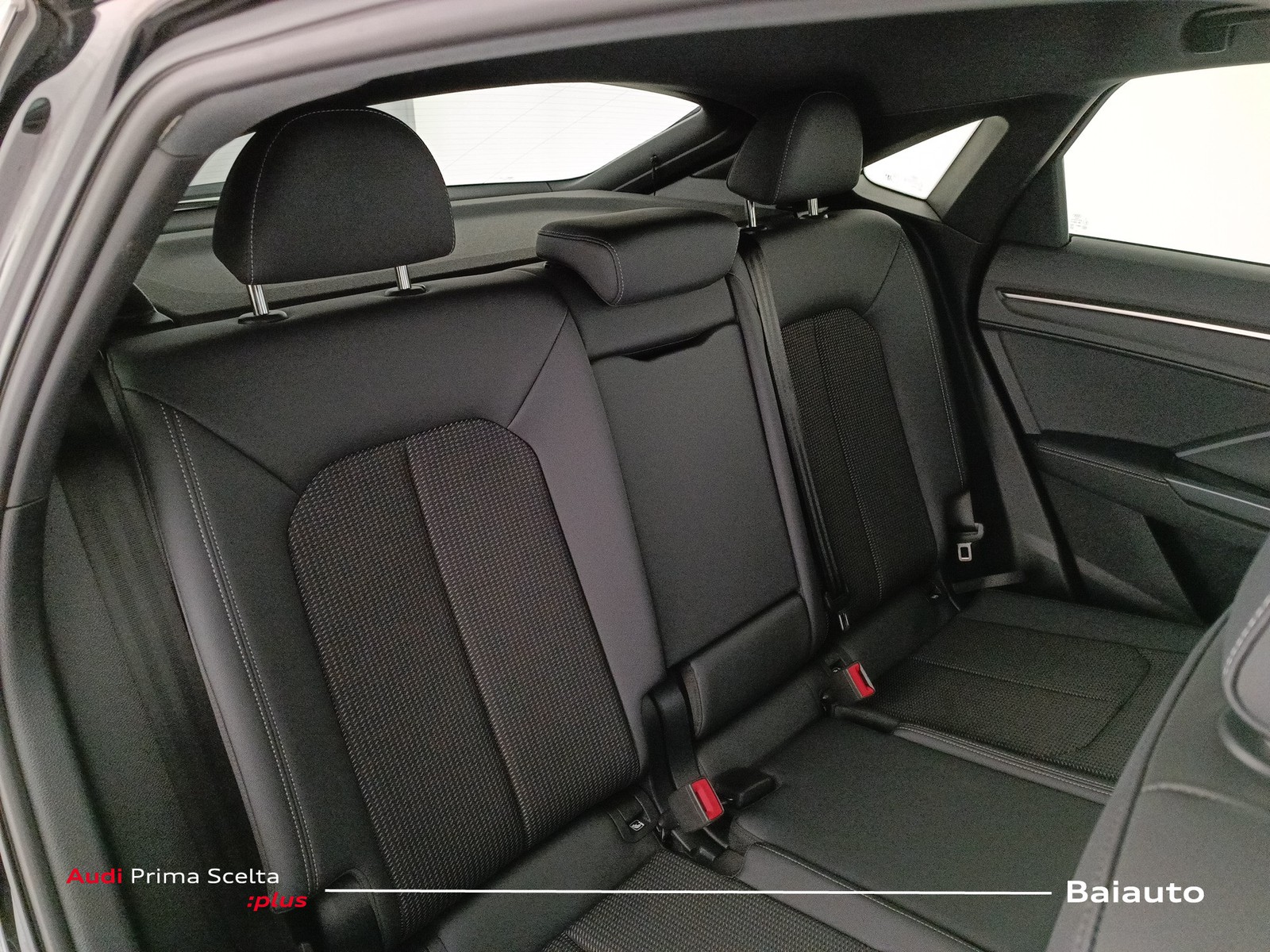 23 - Audi Q3 sportback 35 2.0 tdi s line edition s tronic