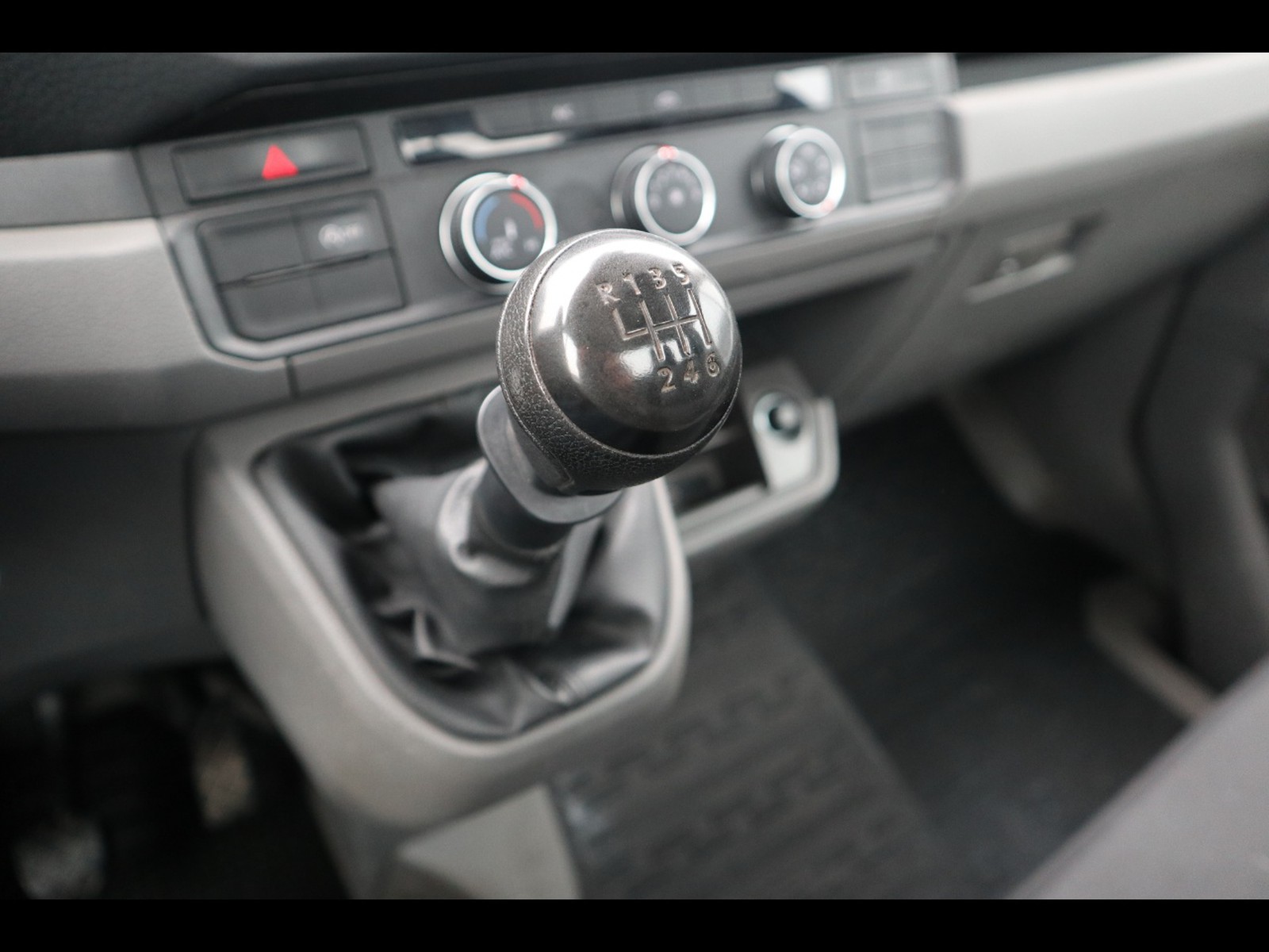 9 - Volkswagen VIC Crafter 35 2.0 bitdi 177cv l4 cab business