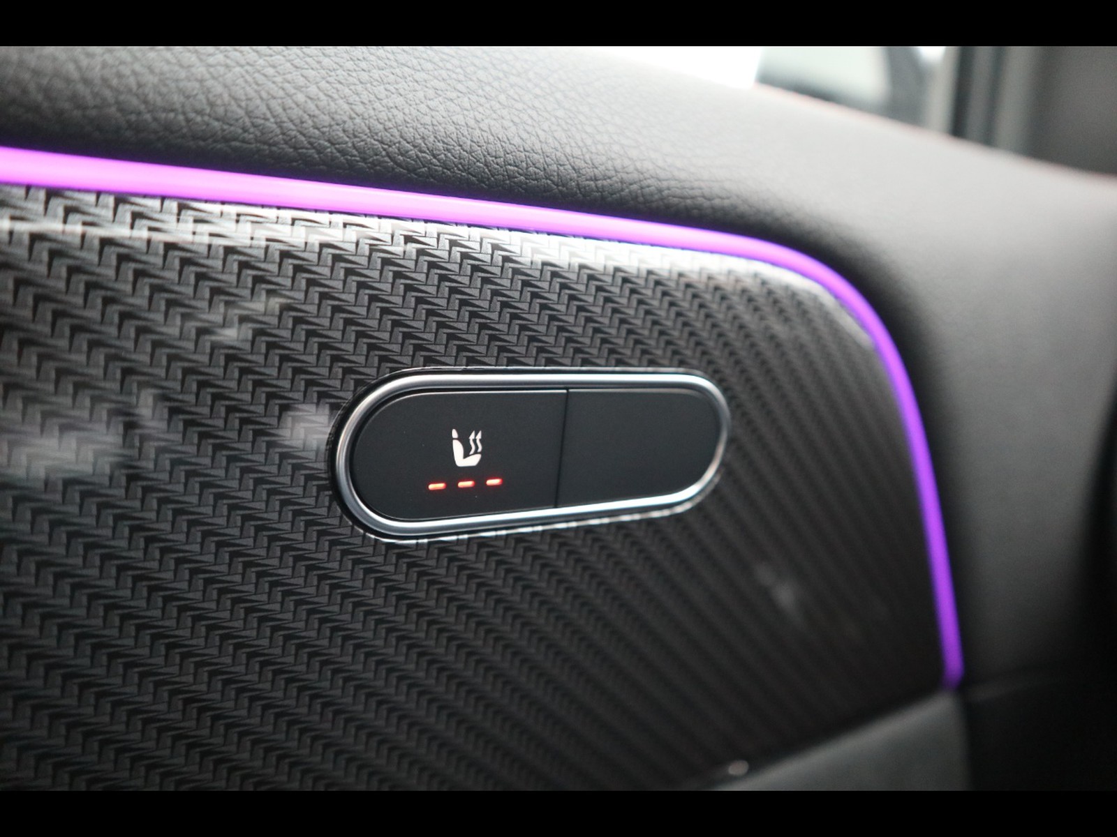 15 - Mercedes GLA 200 d amg line premium 8g-dct