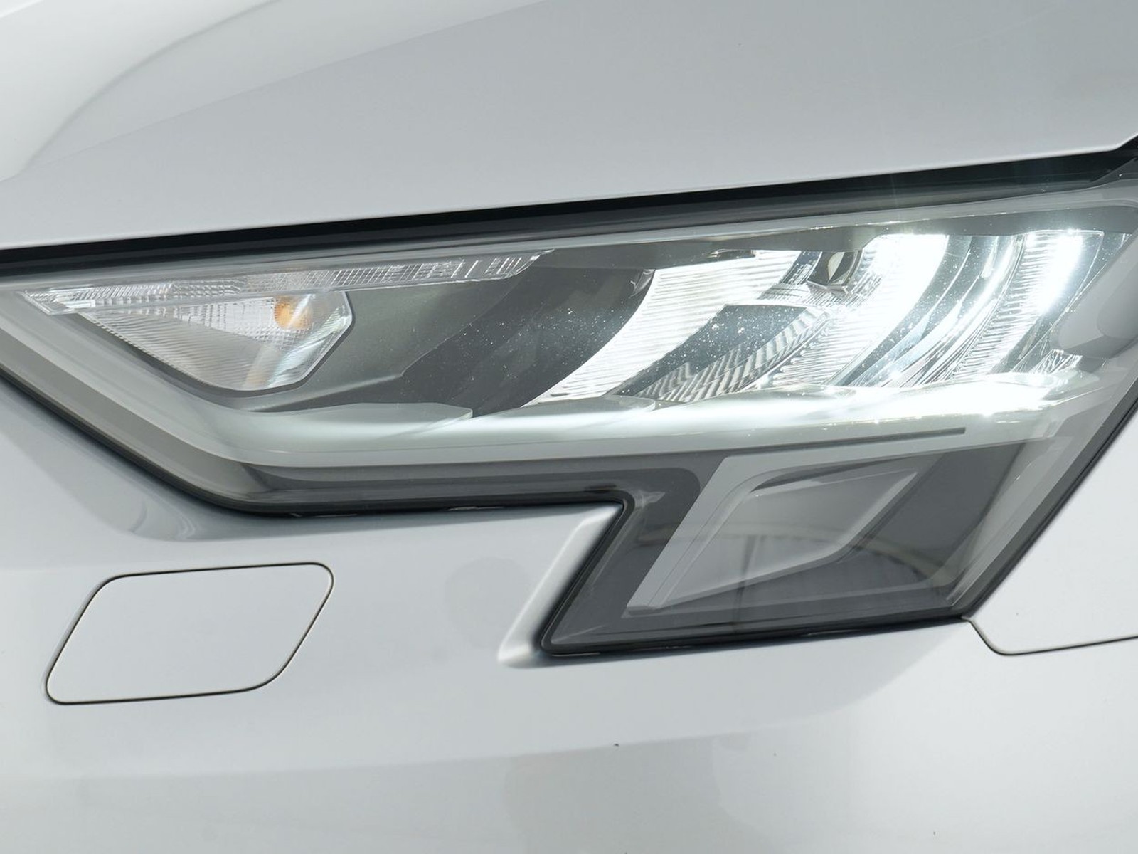 6 - Audi A3 sportback 30 2.0 tdi business