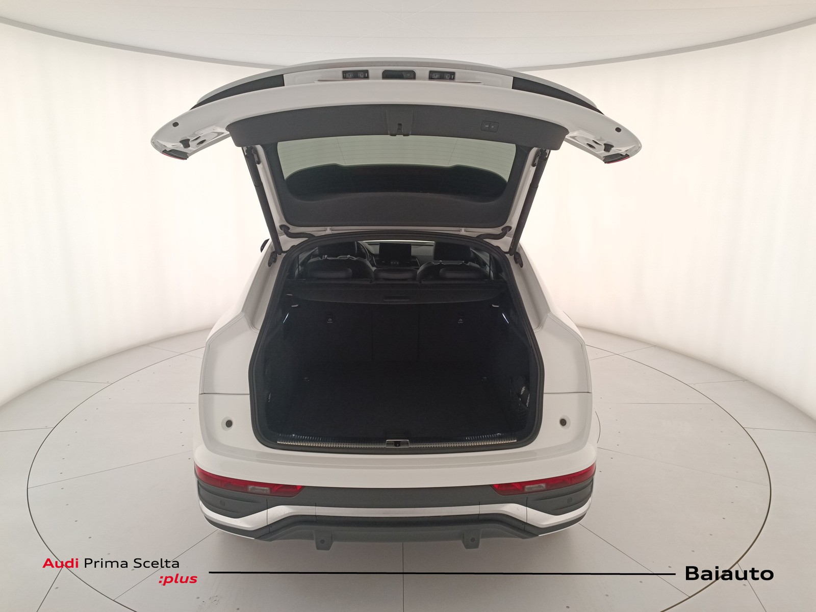 36 - Audi Q5 sportback 40 2.0 tdi mhev 12v s line plus quattro s tronic