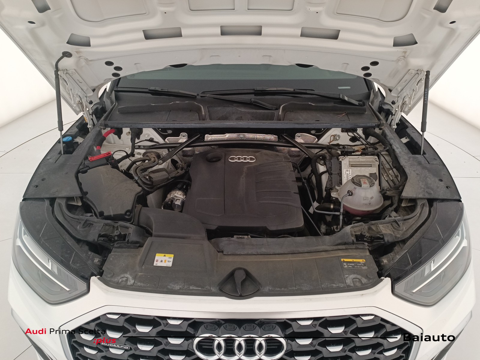 38 - Audi Q5 sportback 40 2.0 tdi mhev 12v s line plus quattro s tronic