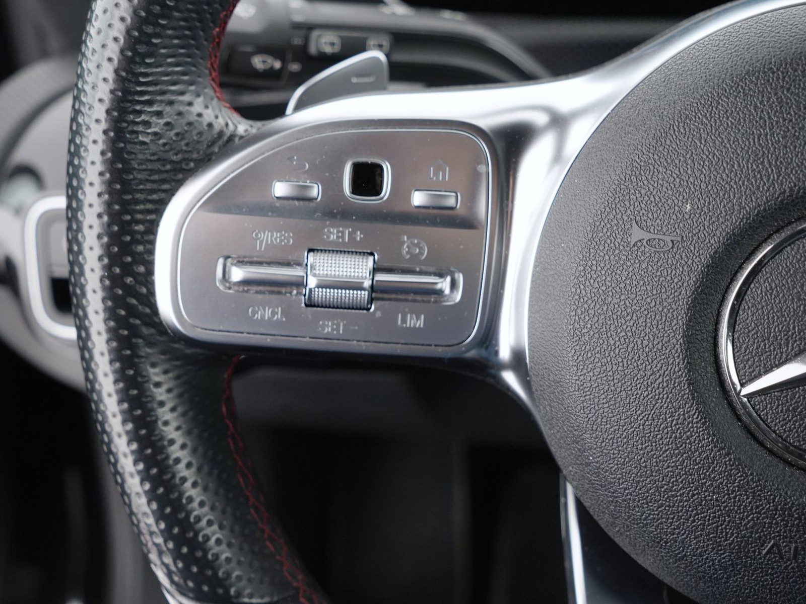 27 - Mercedes Classe A 250 premium 4matic 7g-dct