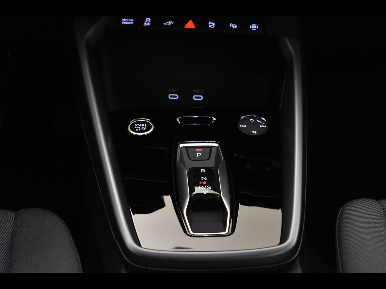 20 - Audi A3 sportback 1.5 tfsi e 204cv business s tronic