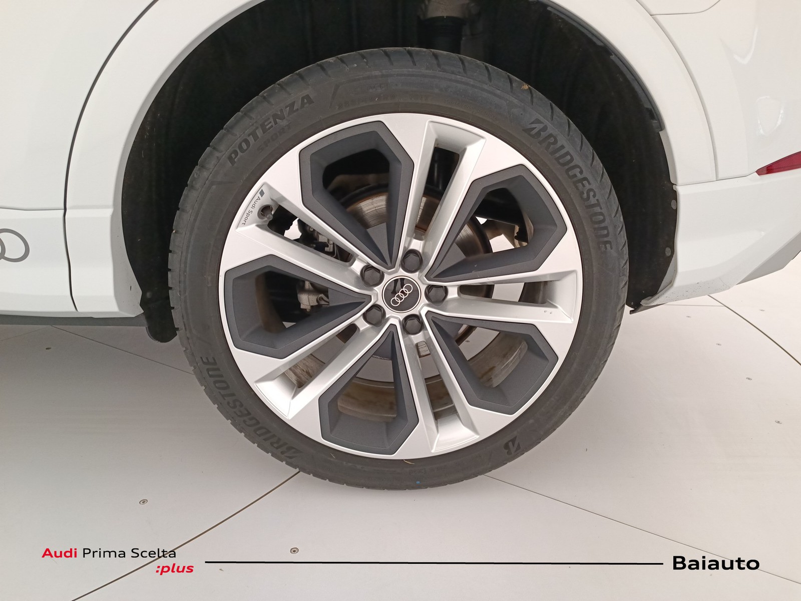 28 - Audi Q3 35 2.0 tdi business advanced s tronic