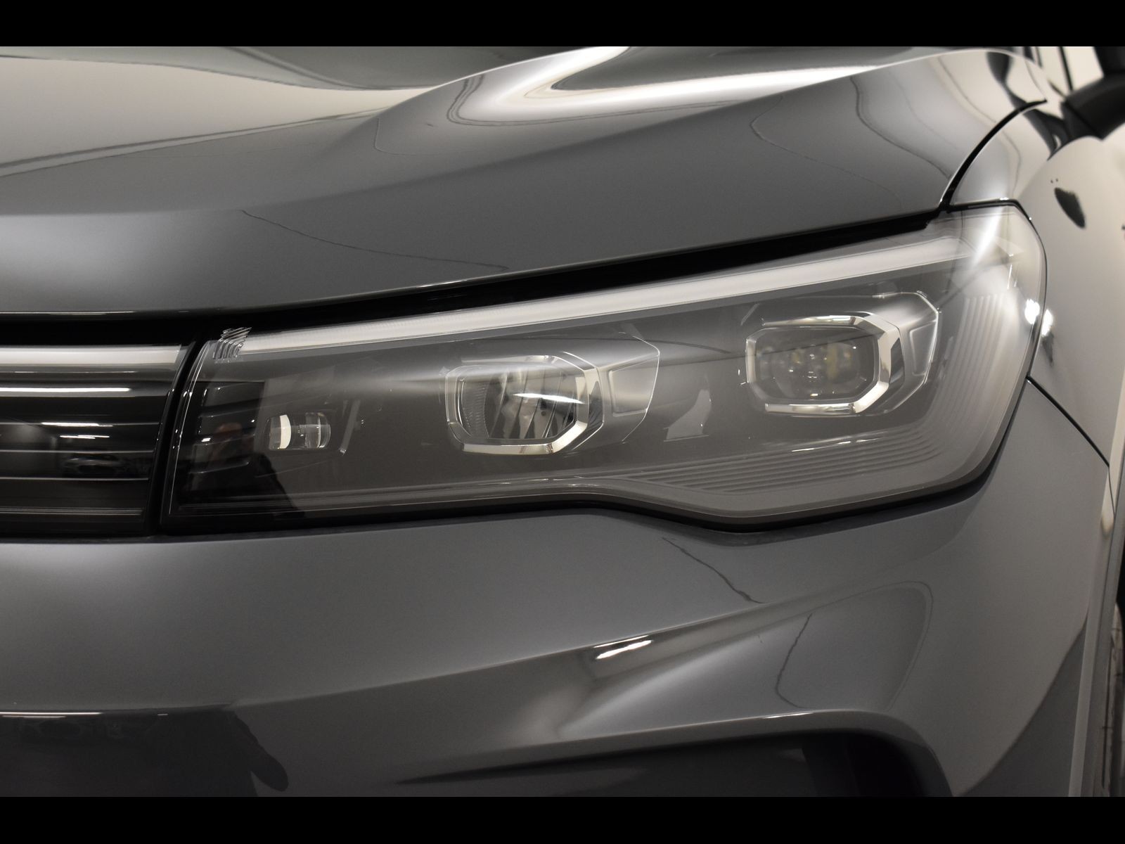 14 - Volkswagen Tiguan 1.5 tsi ehybrid 204cv edition plus dsg