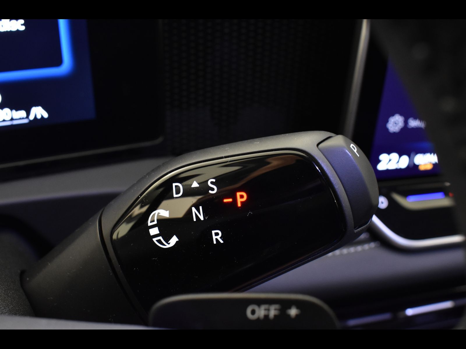 18 - Volkswagen Tiguan 1.5 tsi ehybrid 204cv edition plus dsg