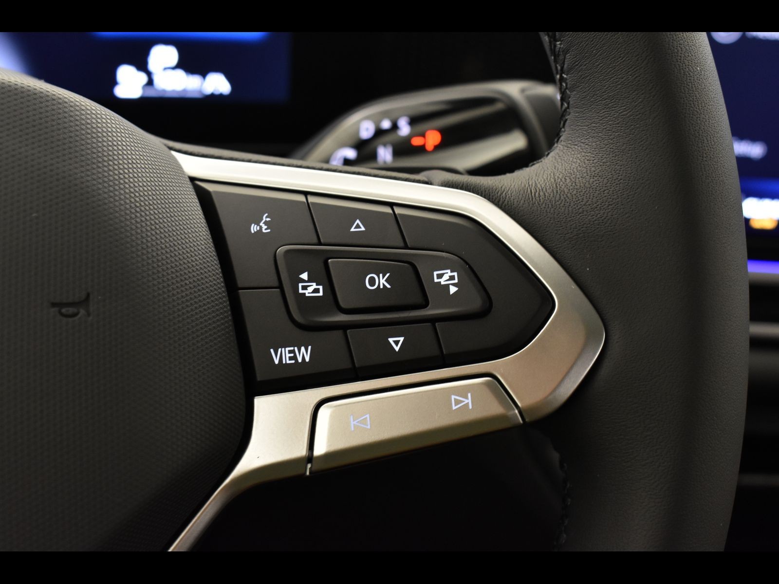 21 - Volkswagen Tiguan 1.5 tsi ehybrid 204cv edition plus dsg