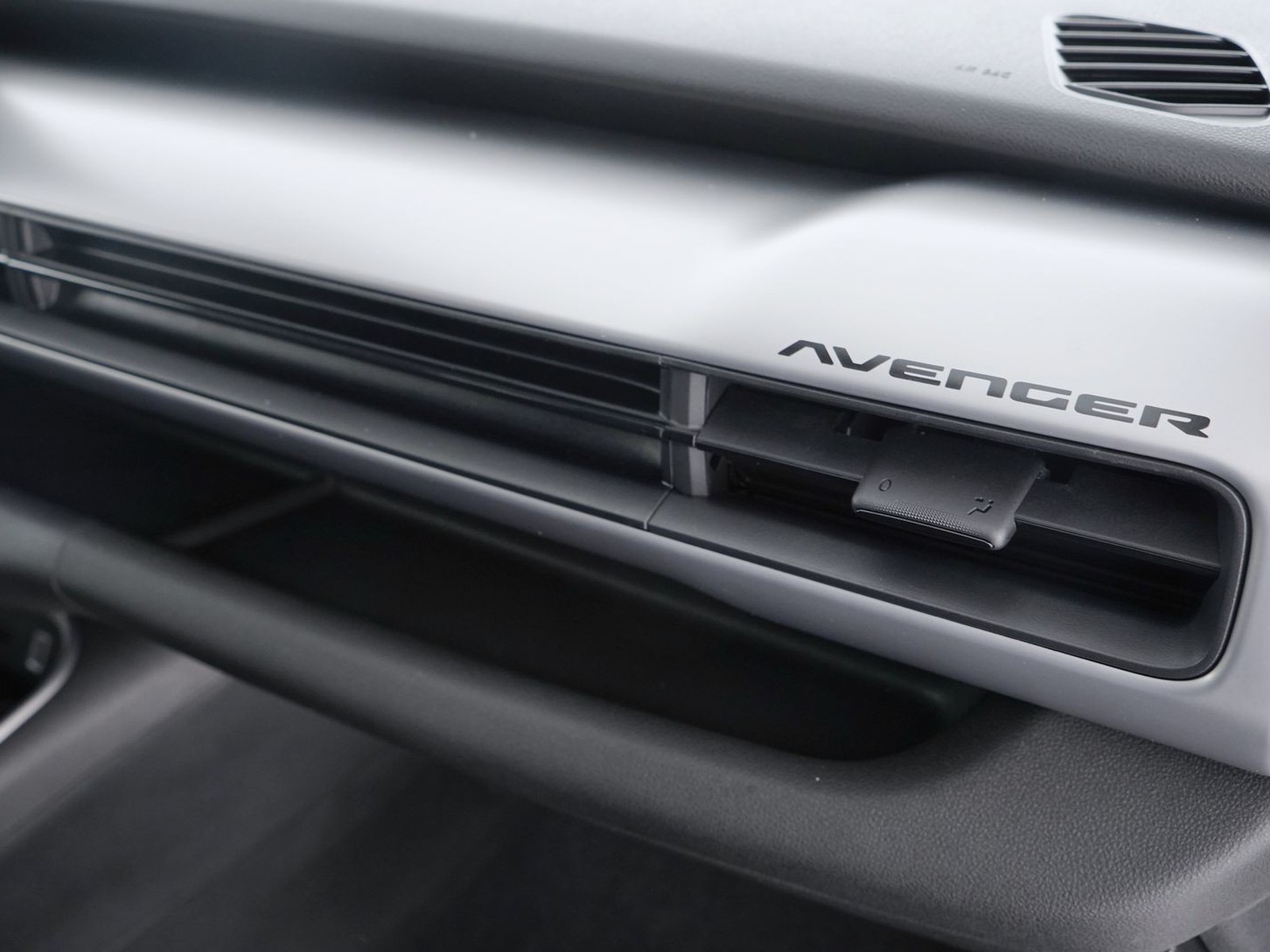 18 - Jeep Avenger 1.2 turbo 100cv summit fwd