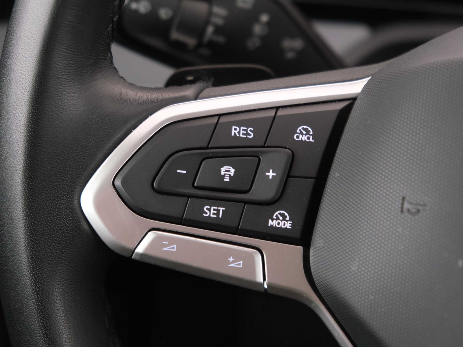 24 - Volkswagen Passat 2.0 tdi scr evo 150cv business dsg