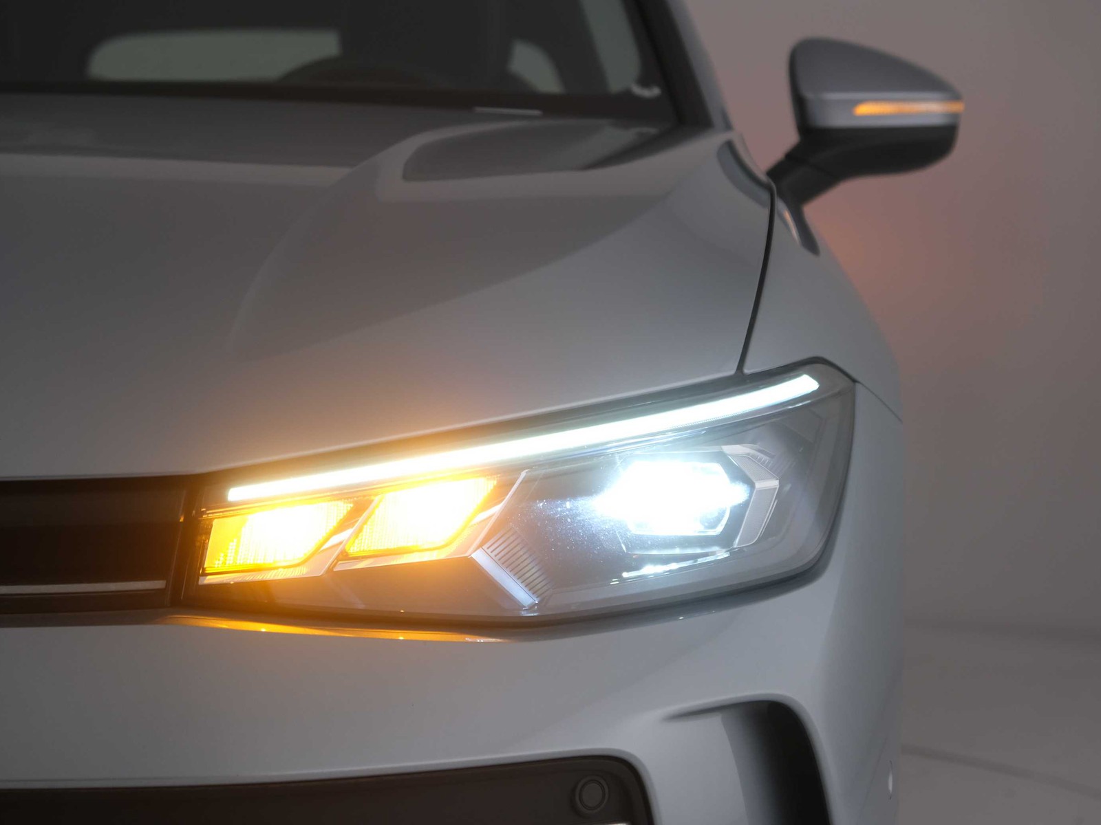 42 - Volkswagen Passat 2.0 tdi scr evo 150cv business dsg