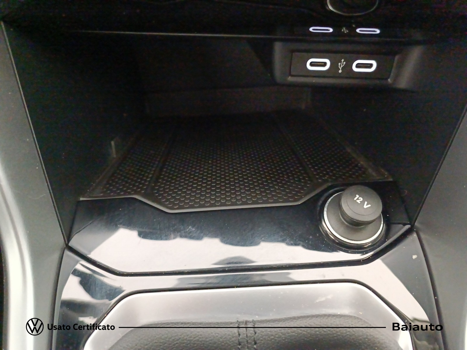 12 - Volkswagen T-Roc 1.0 tsi 110cv life