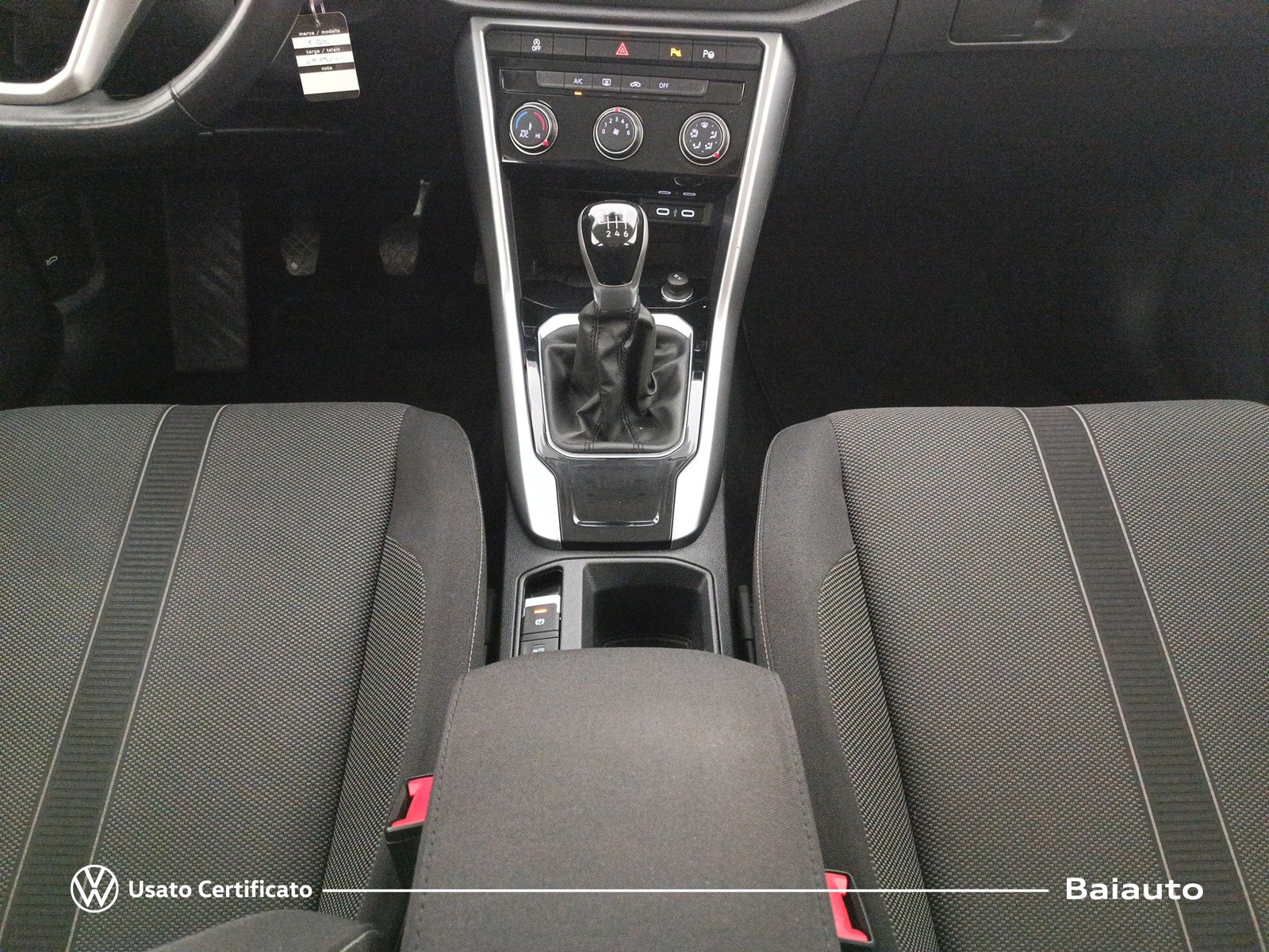 14 - Volkswagen T-Roc 1.0 tsi 110cv life