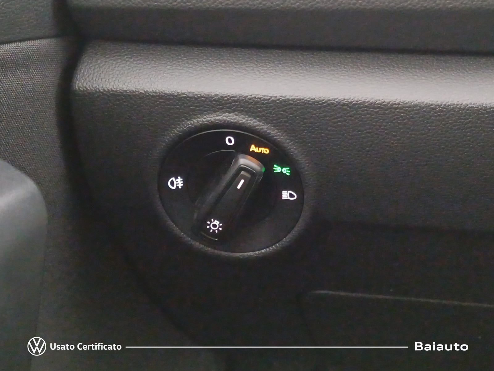 17 - Volkswagen T-Roc 1.0 tsi 110cv life