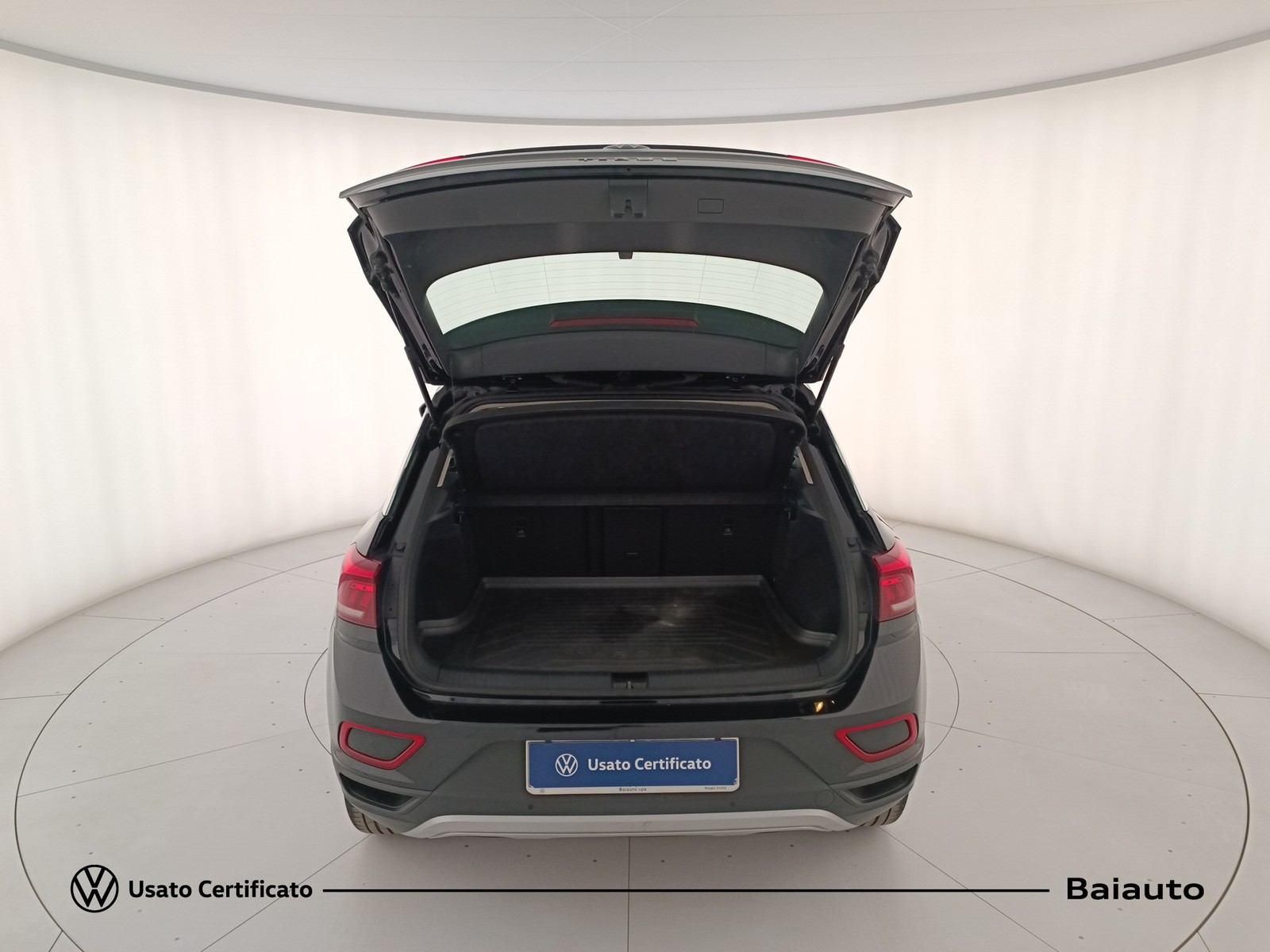 29 - Volkswagen T-Roc 1.0 tsi 110cv life