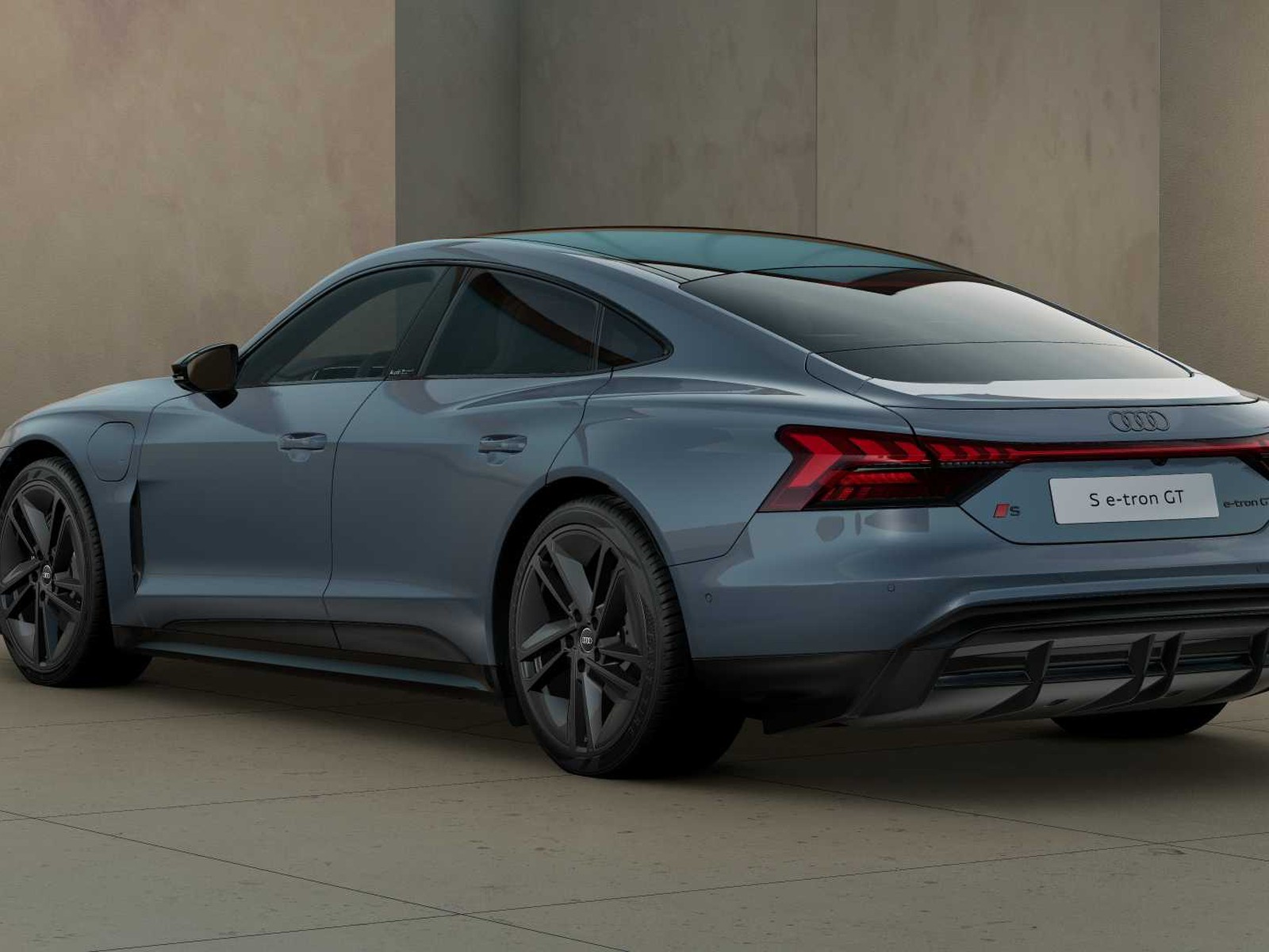2 - Audi e-tron GT s quattro