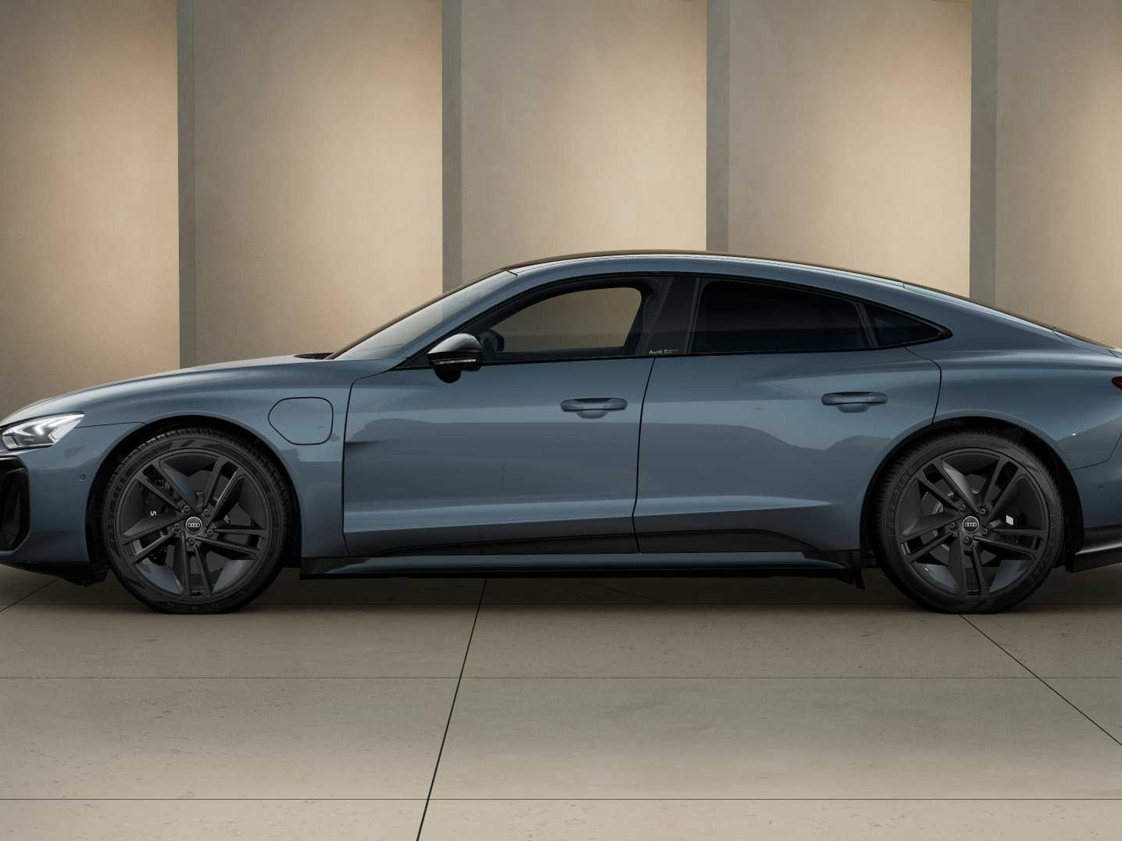 3 - Audi e-tron GT s quattro