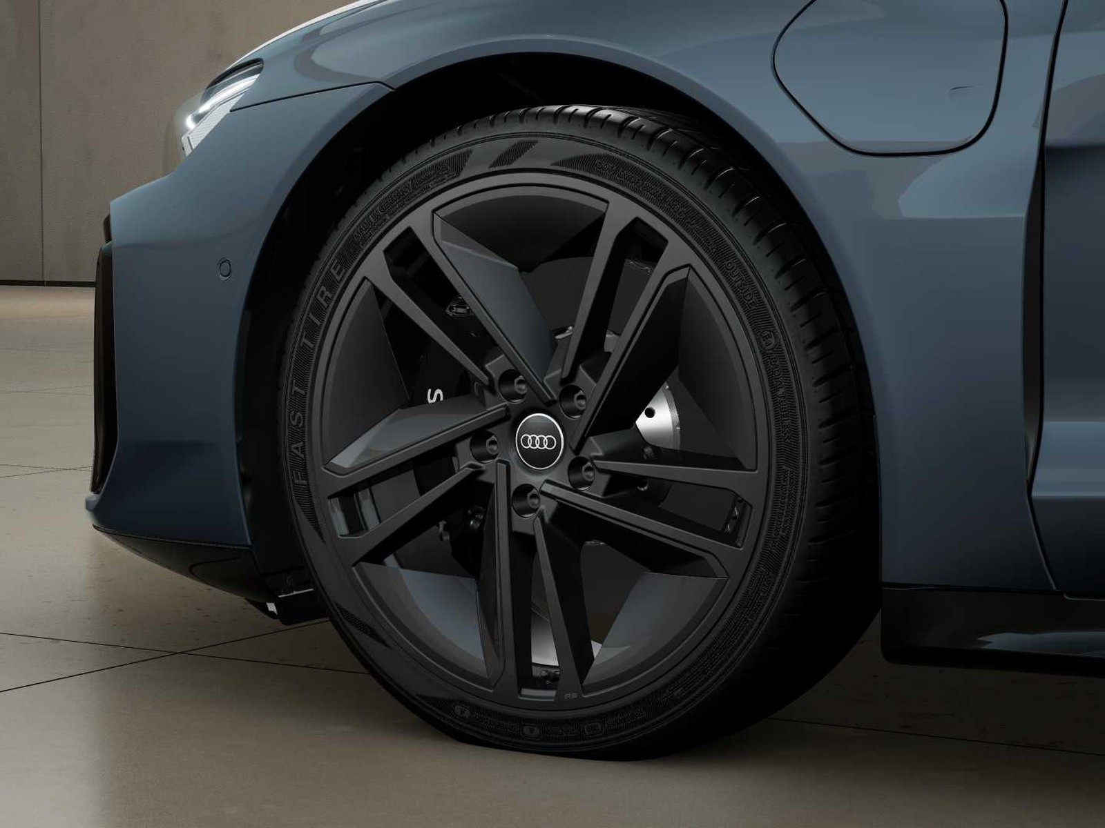 5 - Audi e-tron GT s quattro