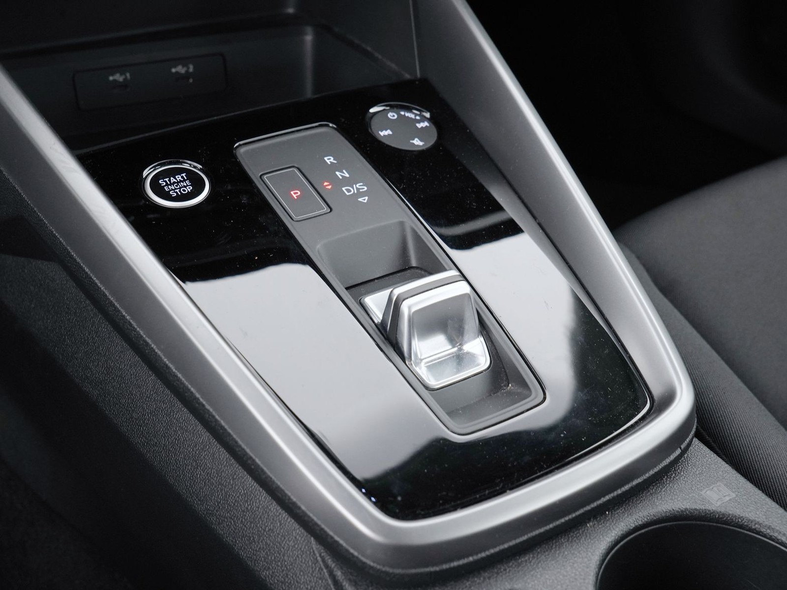 21 - Audi A3 sportback 30 2.0 tdi business s tronic