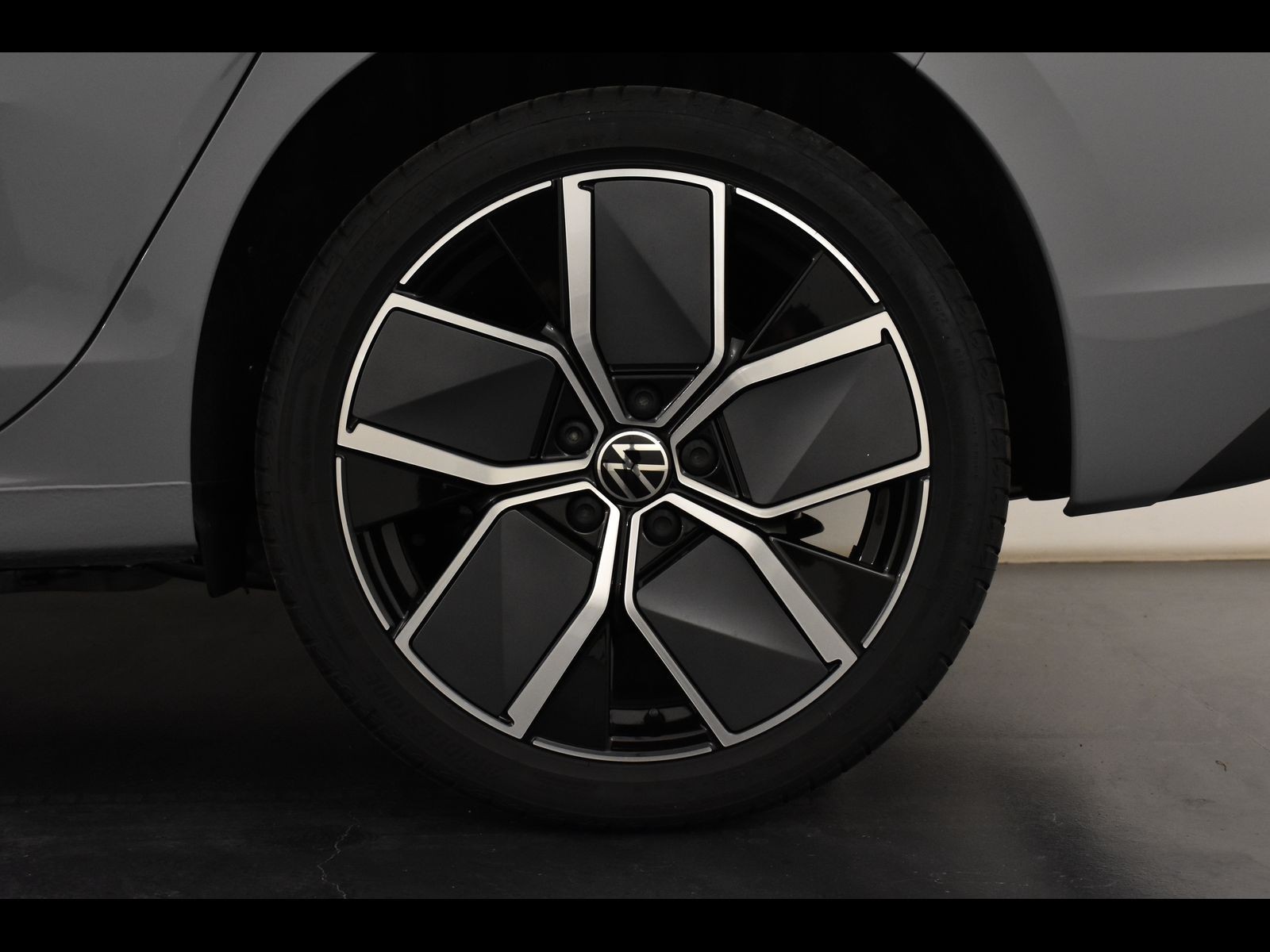 12 - Volkswagen Golf 1.5 tsi ehybrid 204cv style dsg