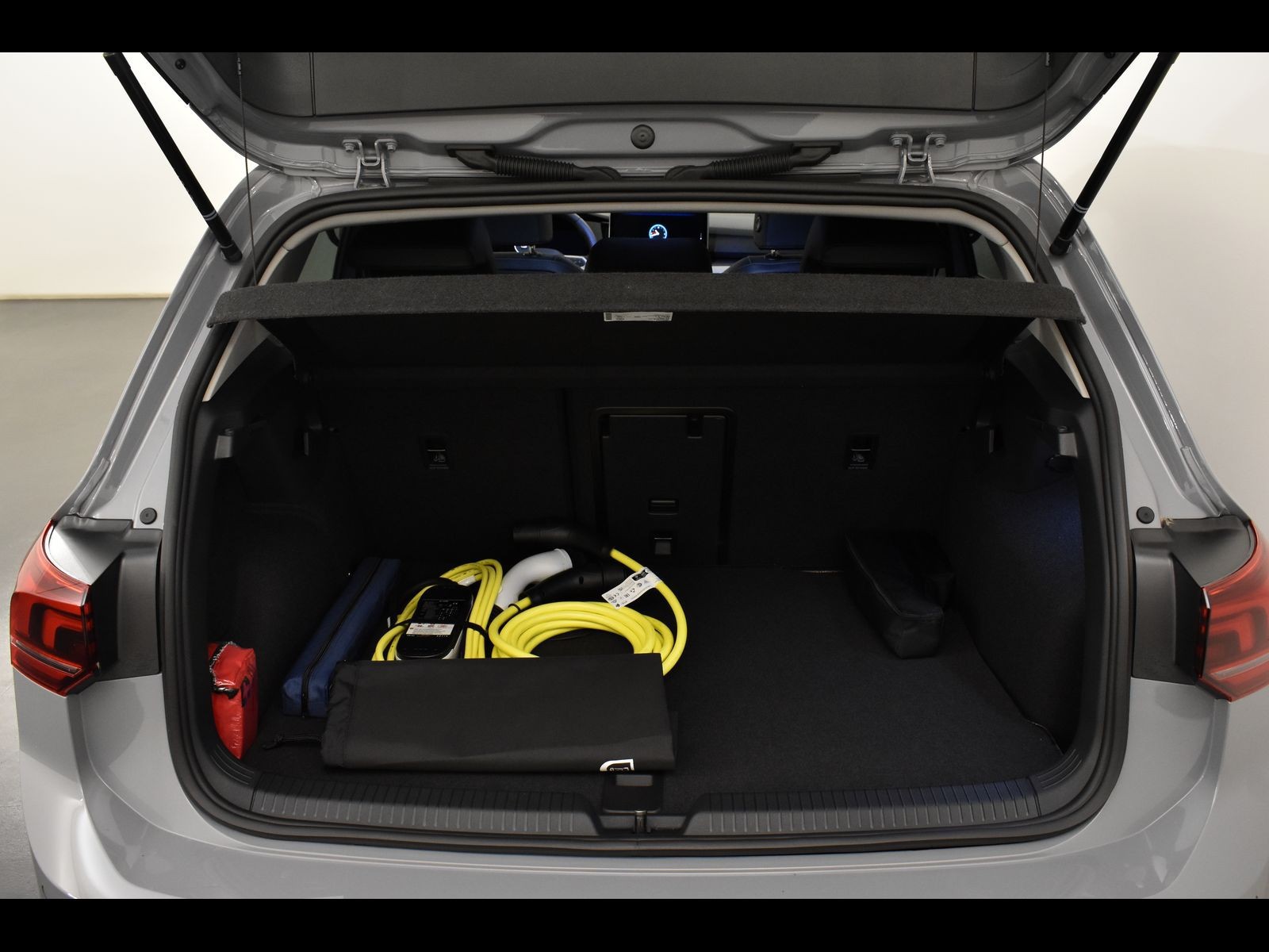 10 - Volkswagen Golf 1.5 tsi ehybrid 204cv style dsg