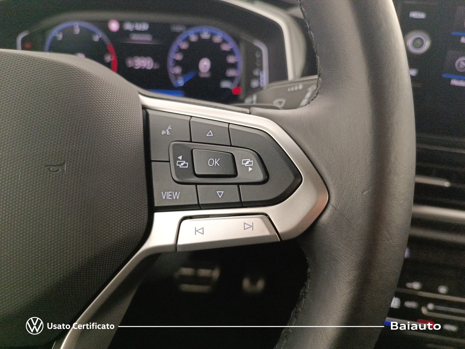 16 - Volkswagen T-Roc 2.0 tdi scr 150cv r line dsg