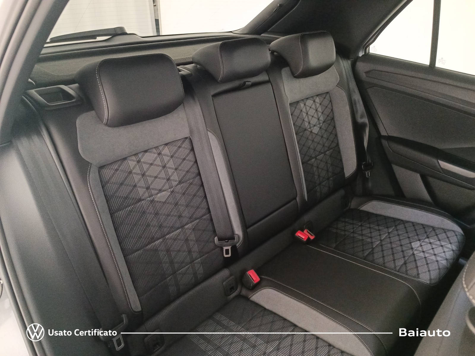 21 - Volkswagen T-Roc 2.0 tdi scr 150cv r line dsg