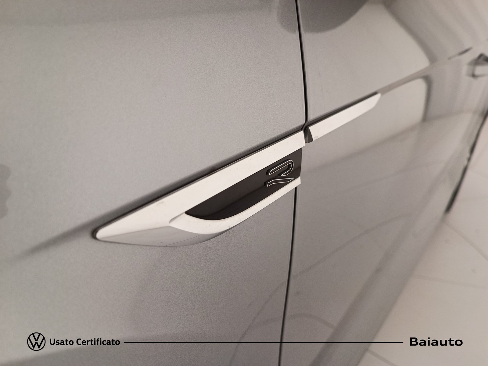 23 - Volkswagen T-Roc 2.0 tdi scr 150cv r line dsg