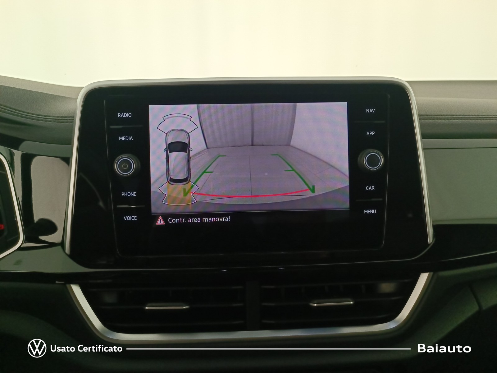 28 - Volkswagen T-Roc 2.0 tdi scr 150cv r line dsg