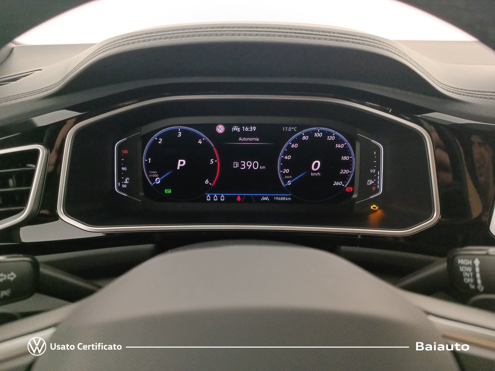 9 - Volkswagen T-Roc 2.0 tdi scr 150cv r line dsg