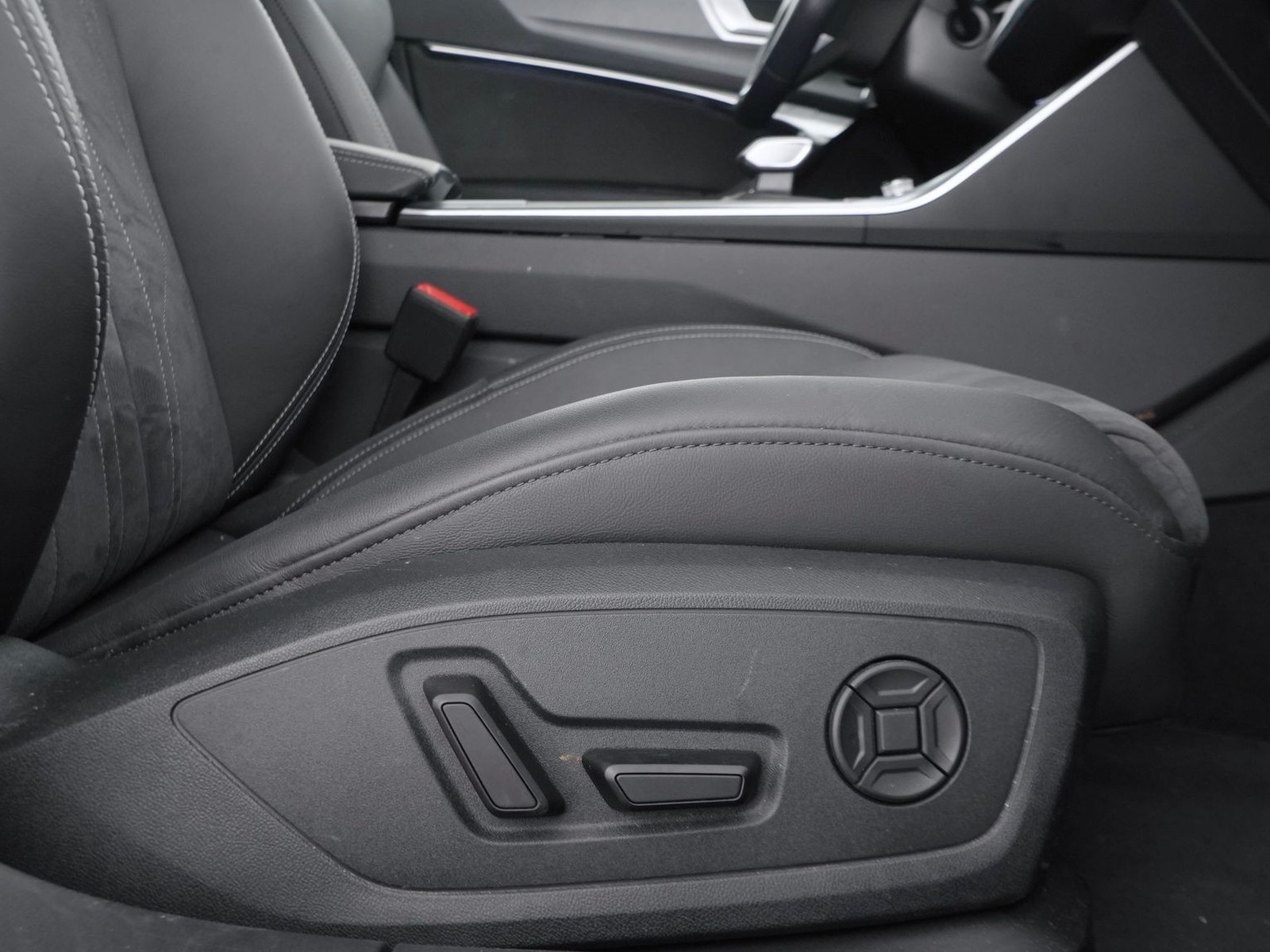 20 - Audi A6 allroad allroad 40 2.0 tdi mhev 12v 204cv business advanced quattro ultra s tronic