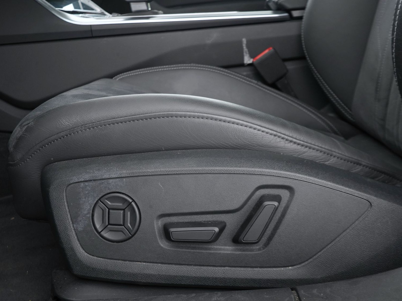 21 - Audi A6 allroad allroad 40 2.0 tdi mhev 12v 204cv business advanced quattro ultra s tronic