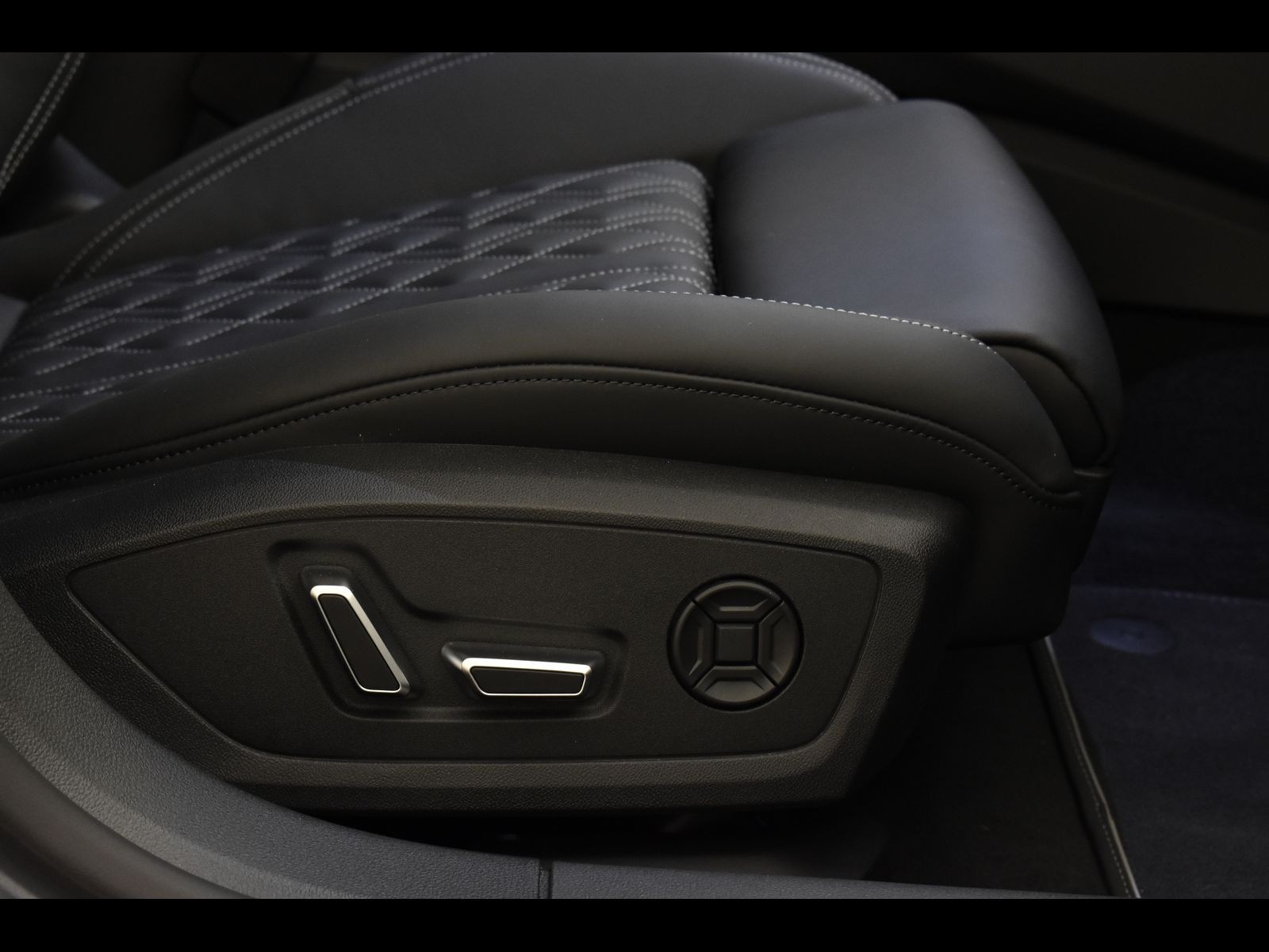 16 - Audi A7 sportback 50 2.0 tfsi e 265cv business advanced quattro ultra s tronic