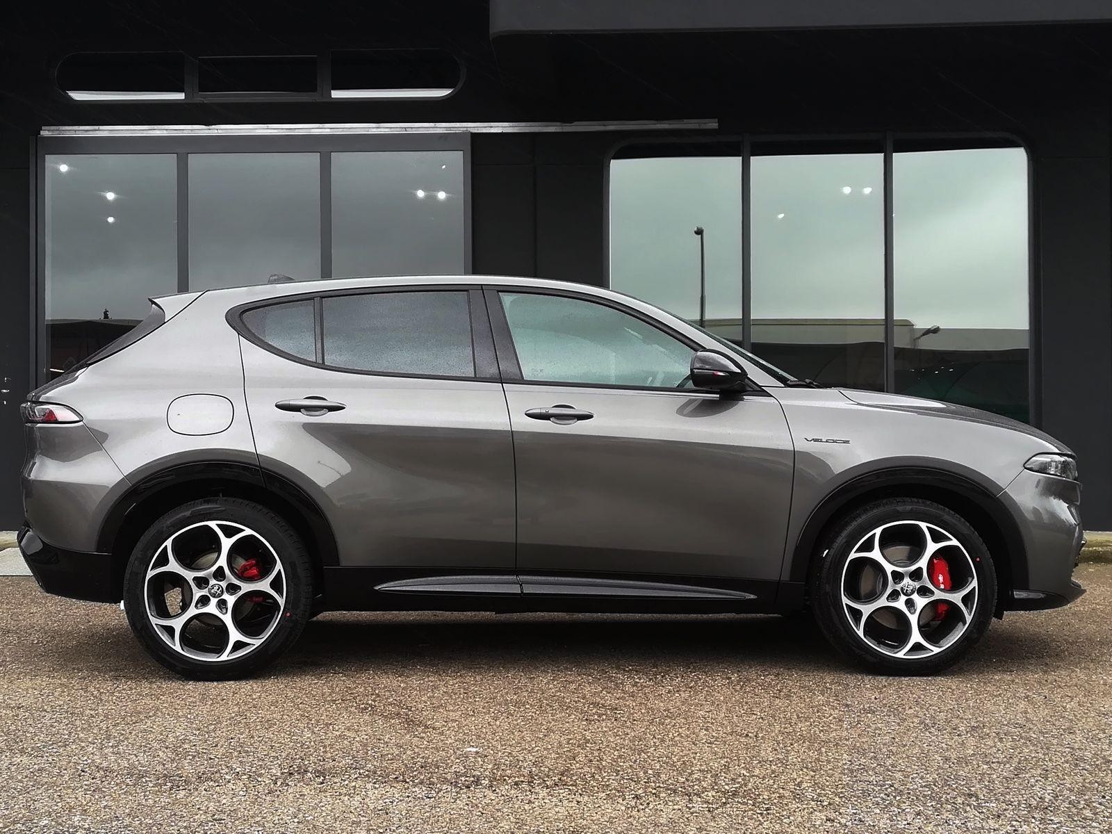 4 - Alfa Romeo Tonale 1.5 hybrid 160cv veloce tct7