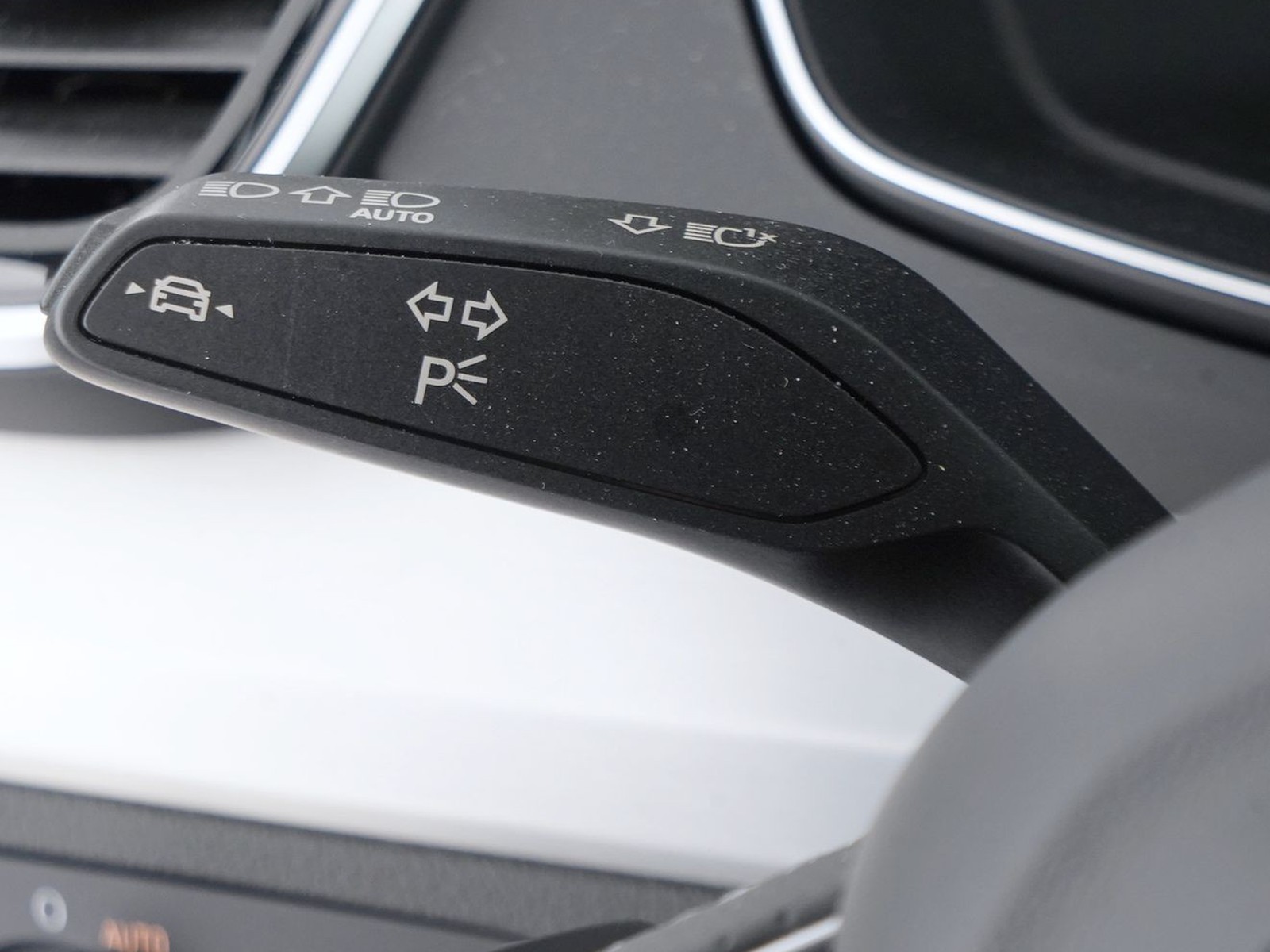 26 - Audi Q5 40 2.0 tdi mhev 12v s line quattro s tronic