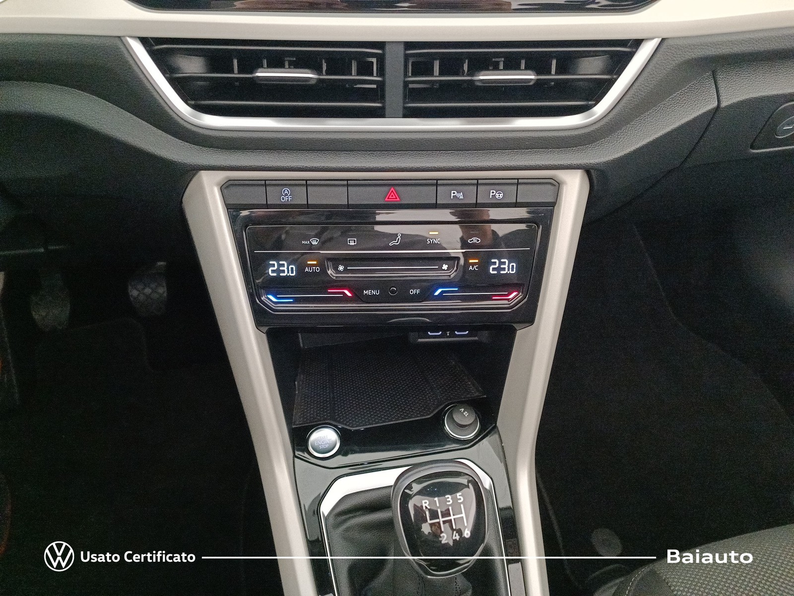 11 - Volkswagen T-Roc cabriolet 1.0 tsi 110cv style