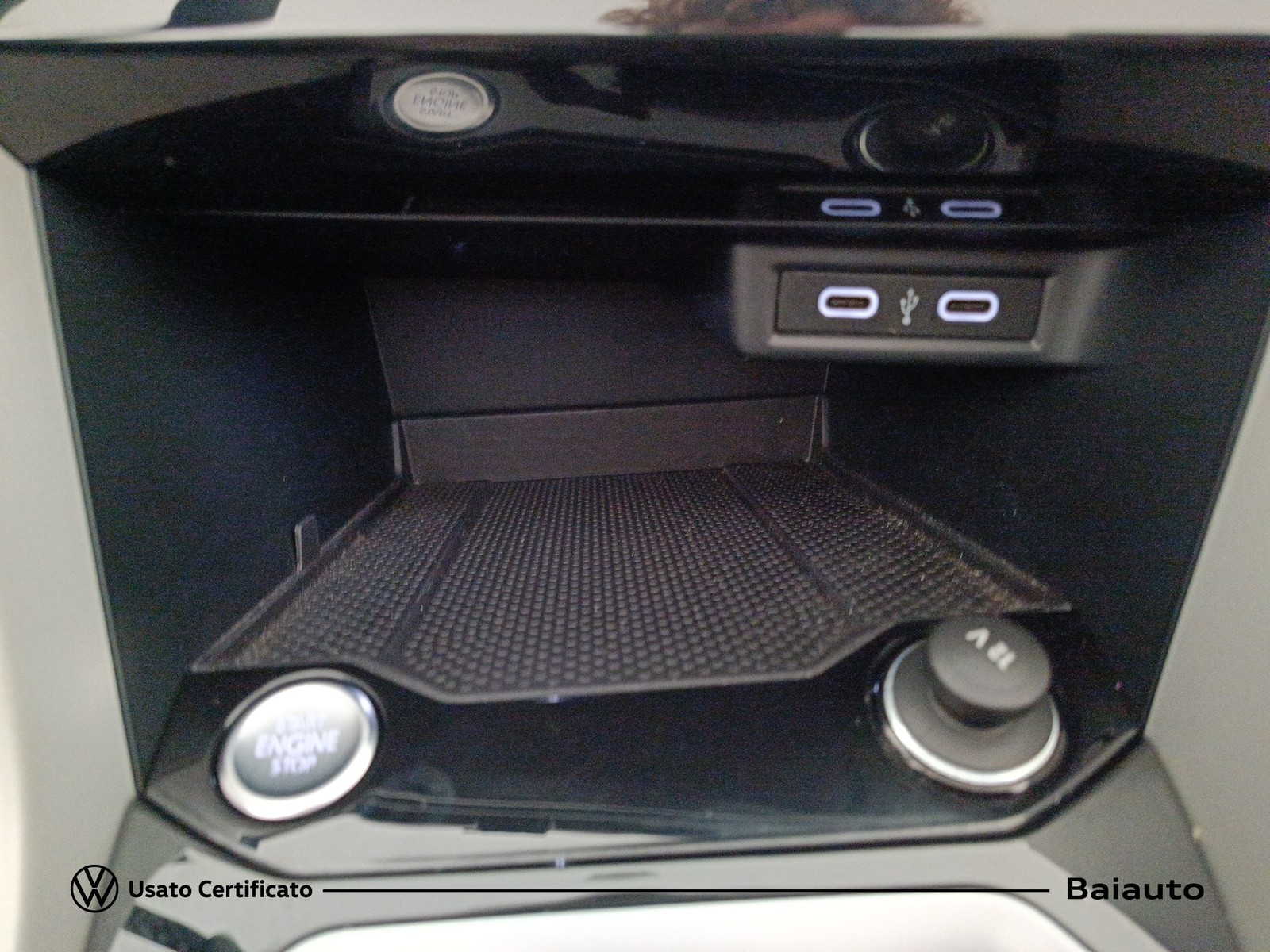 12 - Volkswagen T-Roc cabriolet 1.0 tsi 110cv style