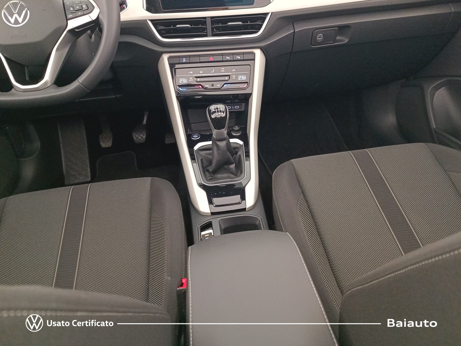 14 - Volkswagen T-Roc cabriolet 1.0 tsi 110cv style