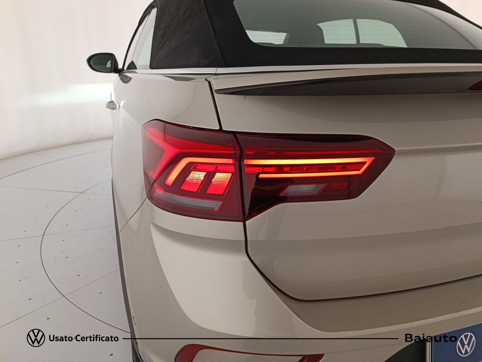 27 - Volkswagen T-Roc cabriolet 1.0 tsi 110cv style